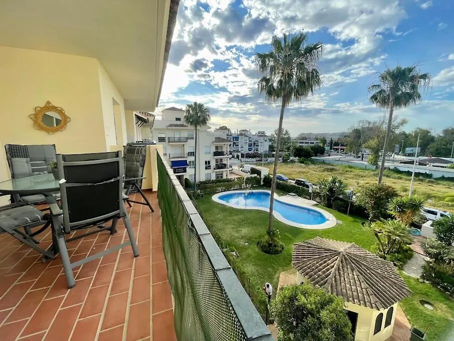 Moderno Apartamento Con Terraza Y Vista Al Mar A 5 Min Pto. Banus Marbella